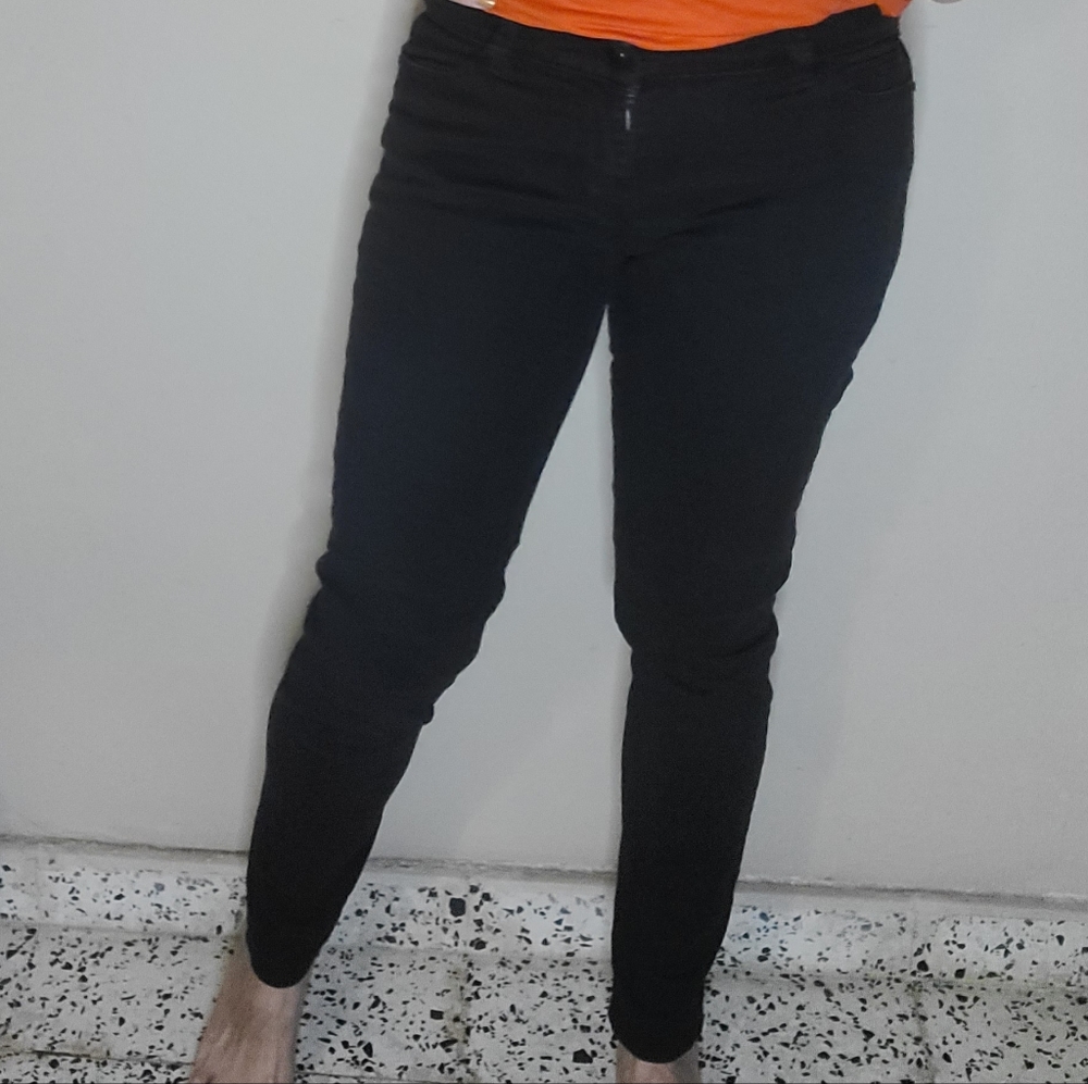 Black skinny jeans